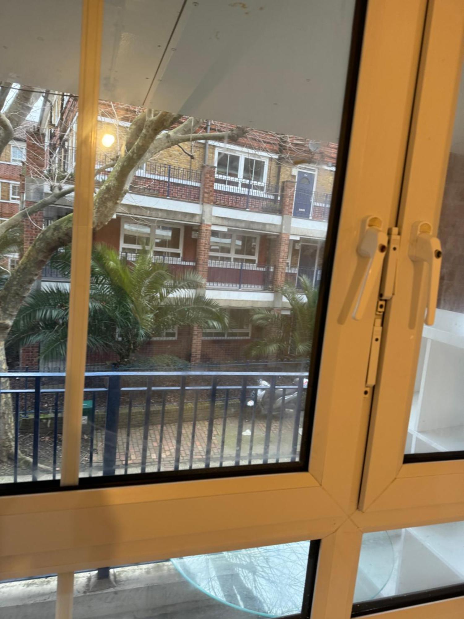 One Bedroom Apartment In Tower Bridge Road Londra Esterno foto