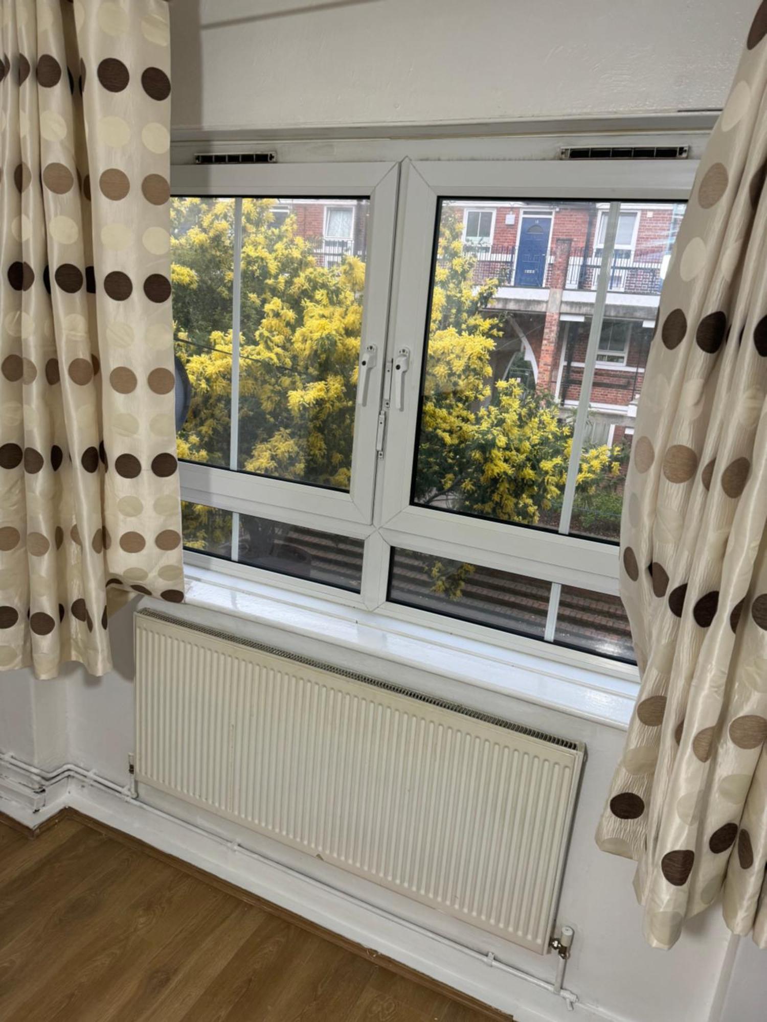 One Bedroom Apartment In Tower Bridge Road Londra Esterno foto
