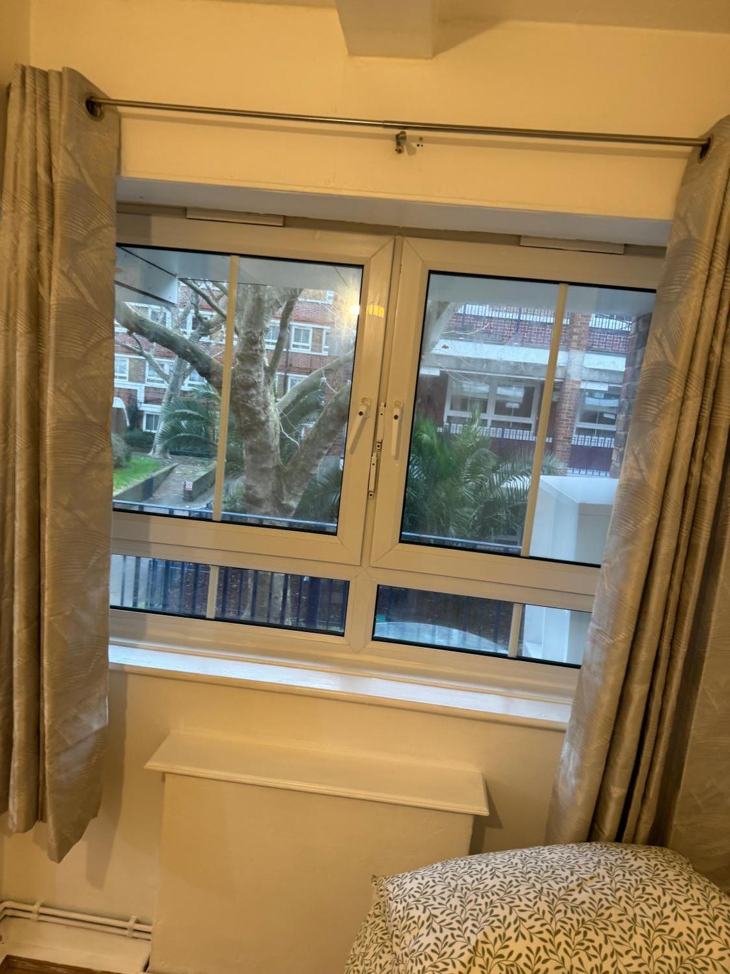 One Bedroom Apartment In Tower Bridge Road Londra Esterno foto