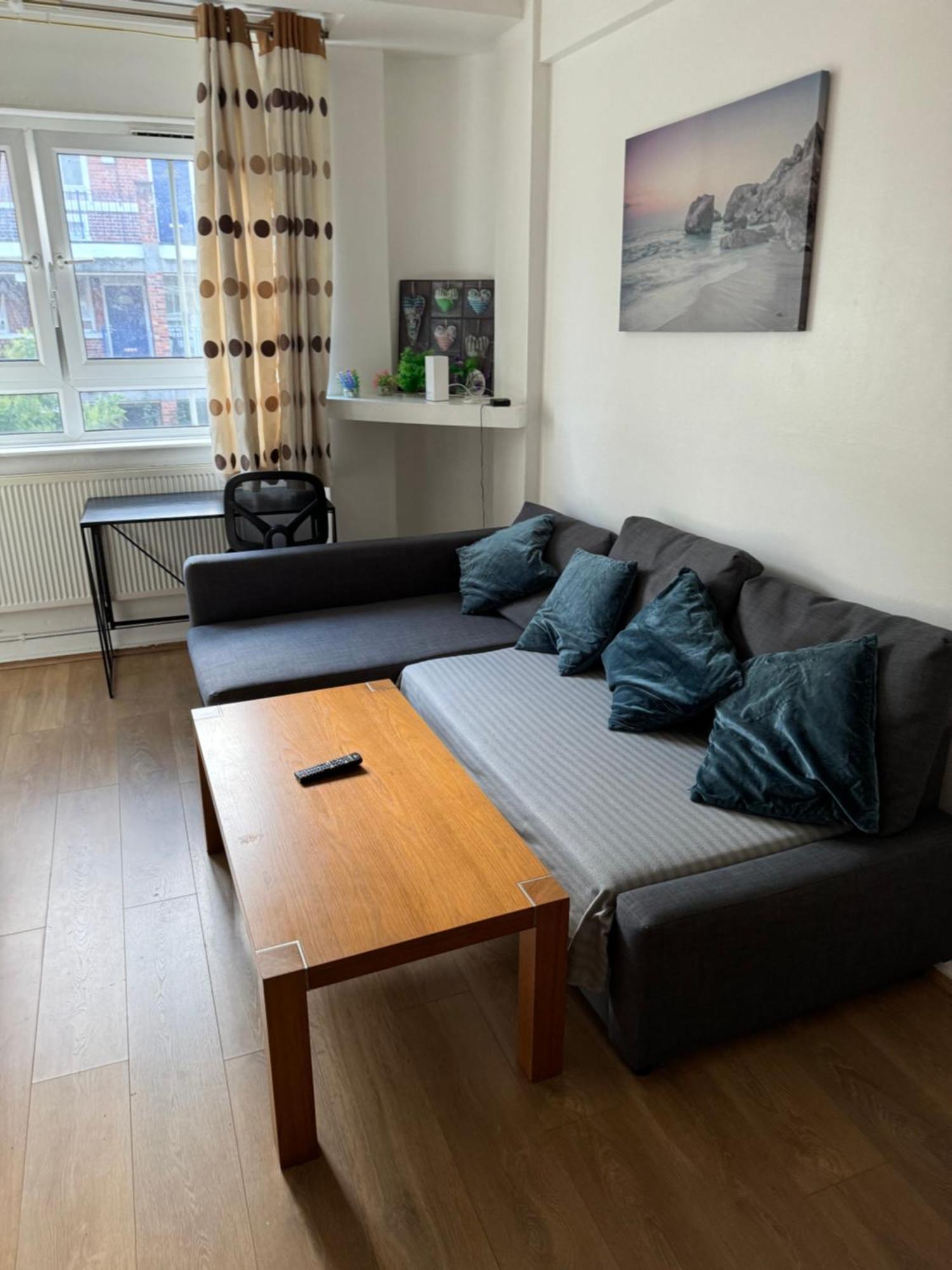 One Bedroom Apartment In Tower Bridge Road Londra Esterno foto